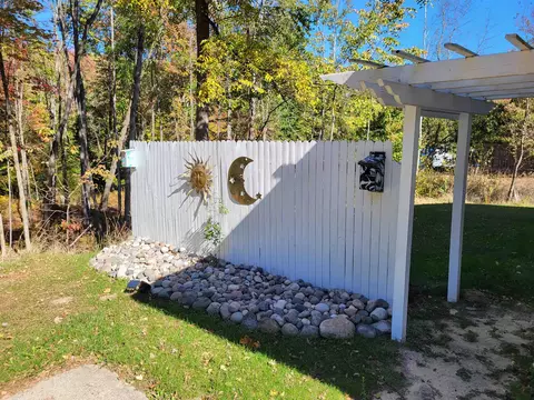 Exterior - 1552 N Shaw, Gladwin, MI 48624 photo 9 of 10