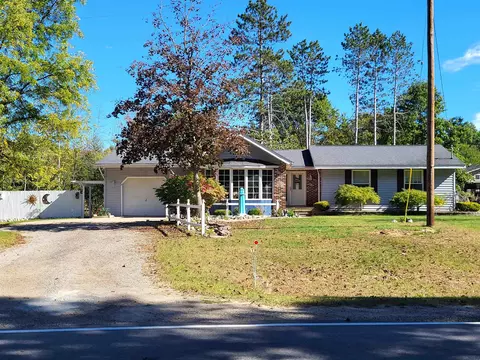 Exterior - 1552 N Shaw, Gladwin, MI 48624 photo 4 of 10