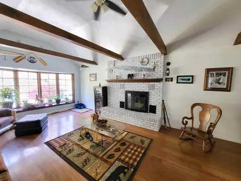 Living - 1552 N Shaw, Gladwin, MI 48624 photo 2 of 5