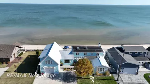 401 Ricoma Bch, Bay City, MI 48706