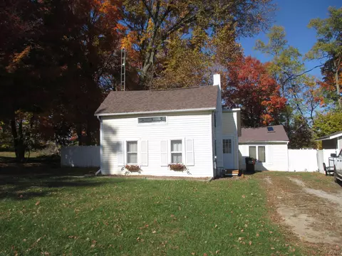 302 Riverside, Adrian, MI 49221