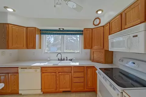 Kitchen - 9379 Rayna, Davison, MI 48423 photo 2 of 3