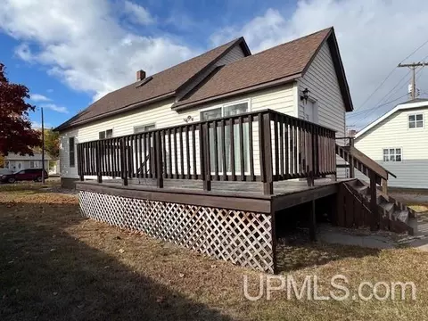 814 N 18th, Escanaba, MI 49829 photo 3