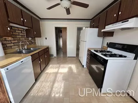 814 N 18th, Escanaba, MI 49829 photo 11