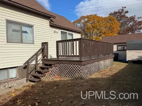 814 N 18th, Escanaba, MI 49829 photo 5