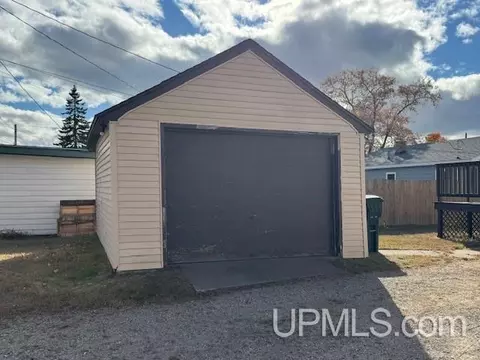 814 N 18th, Escanaba, MI 49829 photo 7