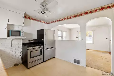 Kitchen - 995 State, Adrian, MI 49221 photo 3 of 3