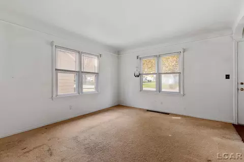 Living - 995 State, Adrian, MI 49221 photo 2 of 4
