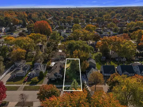 61 Massoit, Clawson, MI 48017 photo 2