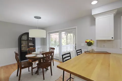 Dining - 2375 Stepping Stone, Flushing, MI 48433 photo 4 of 4