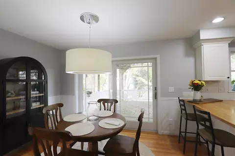 Dining - 2375 Stepping Stone, Flushing, MI 48433 photo 3 of 4