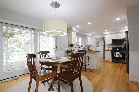 Dining - 2375 Stepping Stone, Flushing, MI 48433 photo 1 of 4