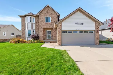 53031 Pigeon Crk, Chesterfield, MI 48047