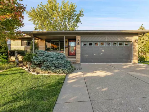 22499 Daniels, Saint Clair Shores, MI 48081