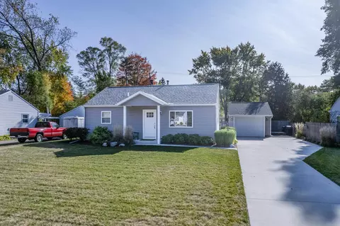1106 E Saint Andrews, Midland, MI 48642