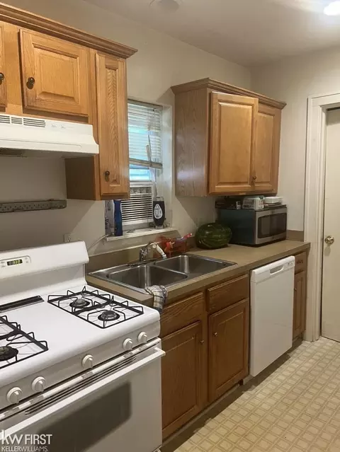 1706 Delaware, Flint, MI 48506 photo 4