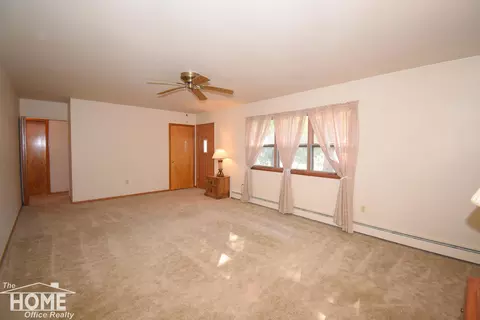 211 E Washington, Durand, MI 48429 photo 5