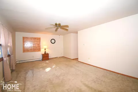 211 E Washington, Durand, MI 48429 photo 3