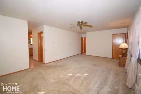 211 E Washington, Durand, MI 48429 photo 4