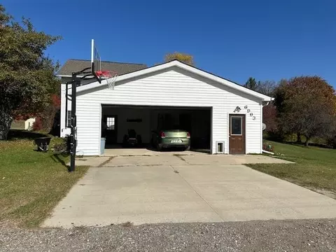 6993 Meredith Grade, Harrison, MI 48625 photo 2
