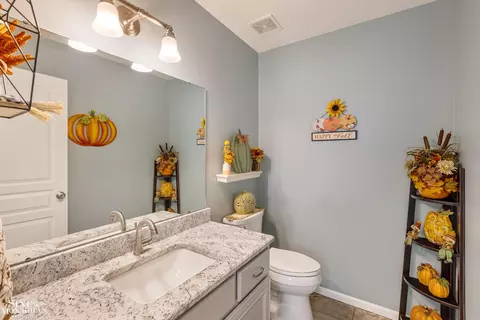 Bath - 50916 Justin, Macomb, MI 48044 photo 1 of 3