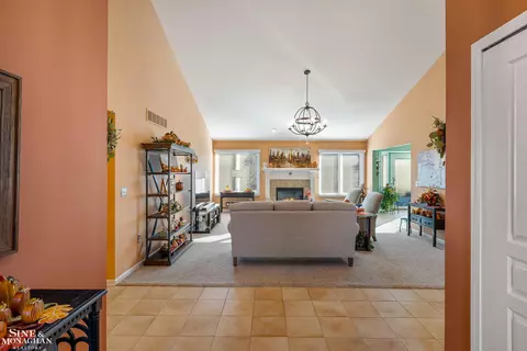 Entry Way - 50916 Justin, Macomb, MI 48044 photo 1 of 2