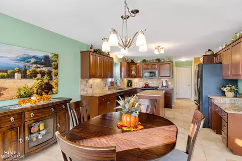 Kitchen - 50916 Justin, Macomb, MI 48044 photo 2 of 5