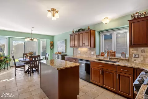 Kitchen - 50916 Justin, Macomb, MI 48044 photo 5 of 5