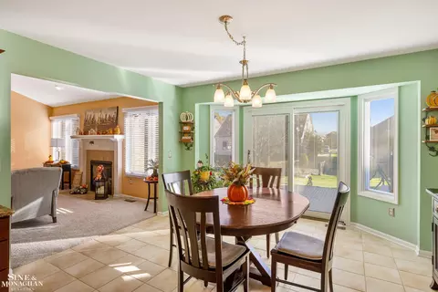 Dining - 50916 Justin, Macomb, MI 48044 photo 2 of 2