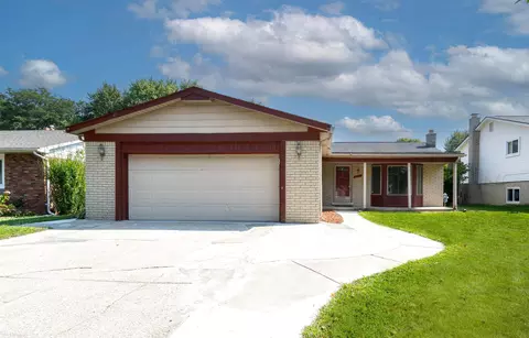 47120 Barbara, Macomb, MI 48044 photo 2