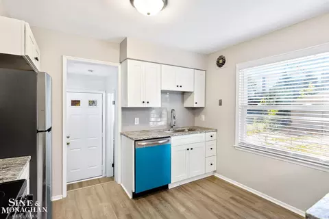 Kitchen - 1685 Bournemouth, Grosse Pointe Woods, MI 48236 photo 2 of 3