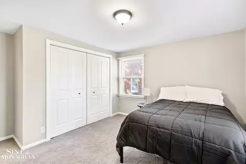 Bedroom - 1685 Bournemouth, Grosse Pointe Woods, MI 48236 photo 4 of 6