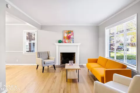 Living - 1685 Bournemouth, Grosse Pointe Woods, MI 48236 photo 2 of 5