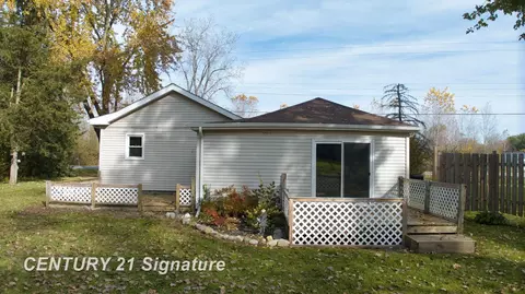 Exterior - 7035 Coldwater, Flushing, MI 48433 photo 3 of 11
