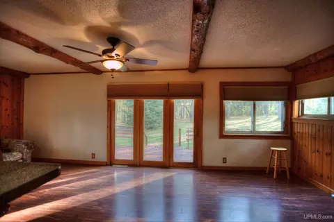 Living - 810 Bedell, Wakefield, MI 49968 photo 1 of 4