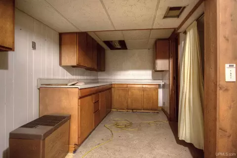 Kitchen - 810 Bedell, Wakefield, MI 49968 photo 6 of 7
