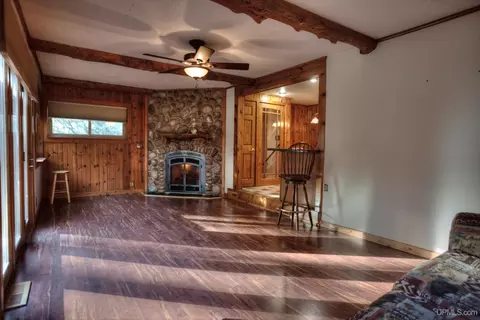 Living - 810 Bedell, Wakefield, MI 49968 photo 4 of 4