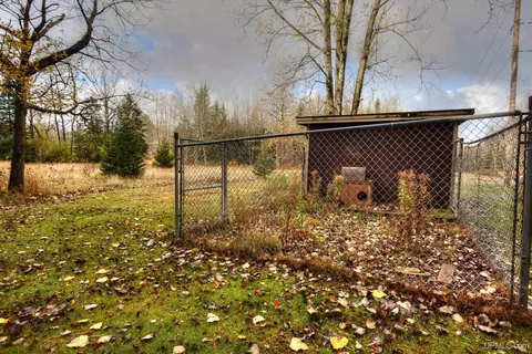 Exterior - 810 Bedell, Wakefield, MI 49968 photo 10 of 15