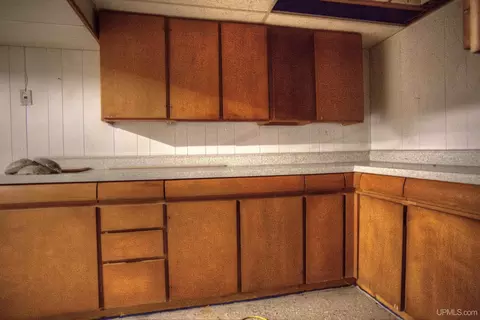 Kitchen - 810 Bedell, Wakefield, MI 49968 photo 7 of 7