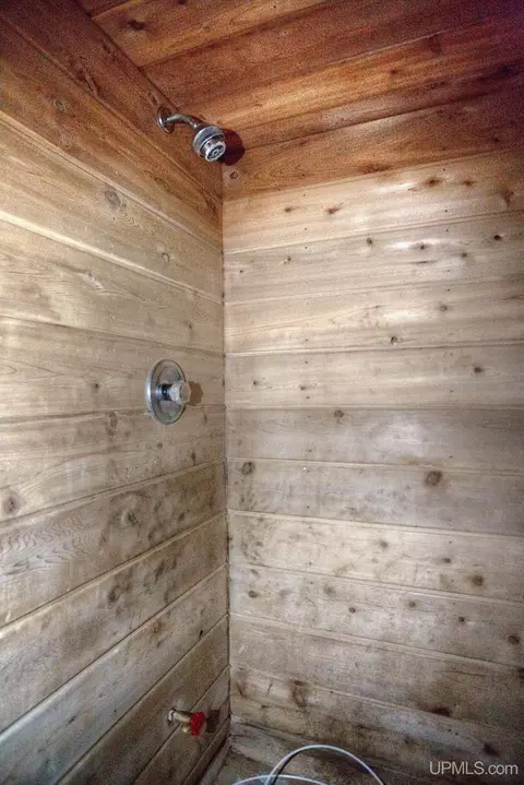 Bath - 810 Bedell, Wakefield, MI 49968 photo 3 of 3