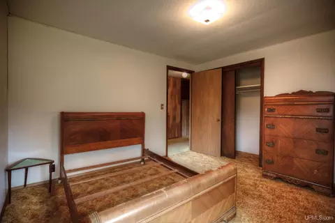 Bedroom - 810 Bedell, Wakefield, MI 49968 photo 7 of 8