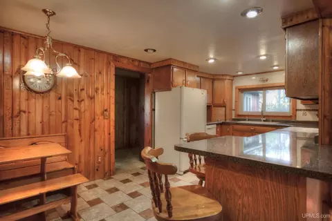Kitchen - 810 Bedell, Wakefield, MI 49968 photo 4 of 7