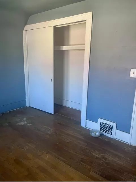 Bedroom - 2013 Welch, Flint, MI 48504 photo 2 of 3