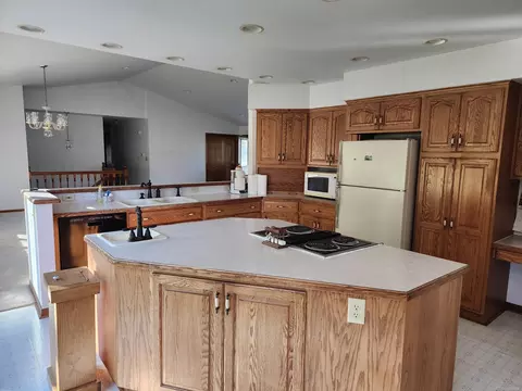 23100 Mcphall, Armada, MI 48005 photo 5