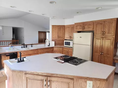 23100 Mcphall, Armada, MI 48005 photo 4