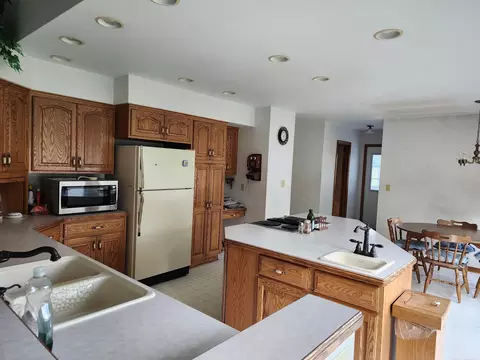 23100 Mcphall, Armada, MI 48005 photo 6