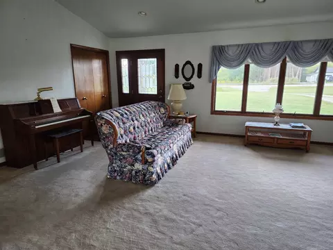 23100 Mcphall, Armada, MI 48005 photo 11