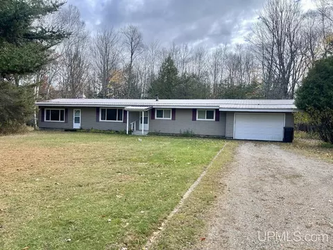 8306 M5, Gladstone, MI 49837