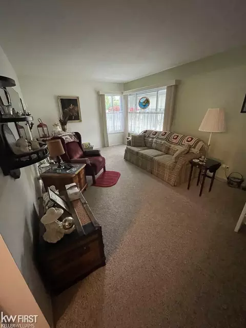 Living - 1231 S Elms, Flint, MI 48532 photo 2 of 2