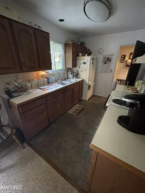 Kitchen - 1231 S Elms, Flint, MI 48532 photo 2 of 3